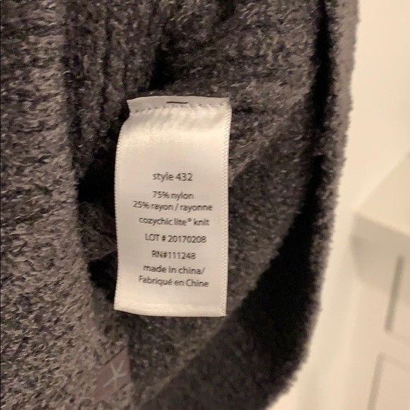 Barefoot dreams cozychic lite hoodie medium - Picture 3 of 3